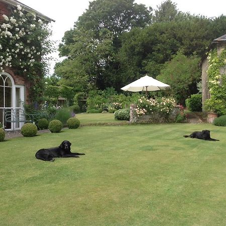 Hotel Brunton Farmhouse Collingbourne Kingston Exterior foto