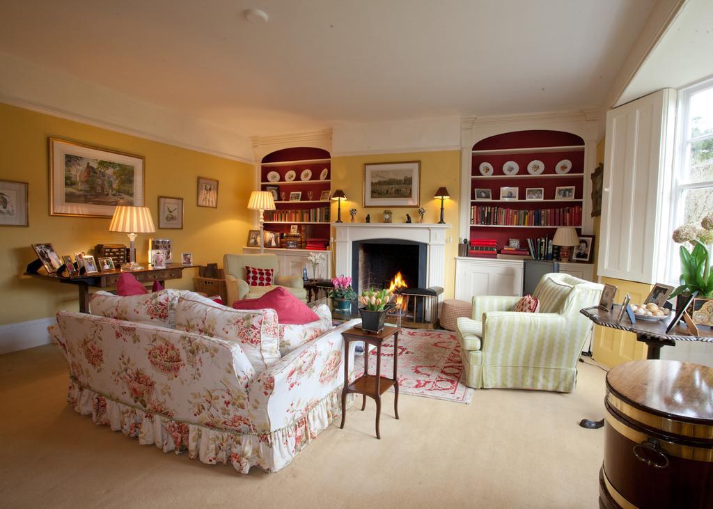 Hotel Brunton Farmhouse Collingbourne Kingston Exterior foto